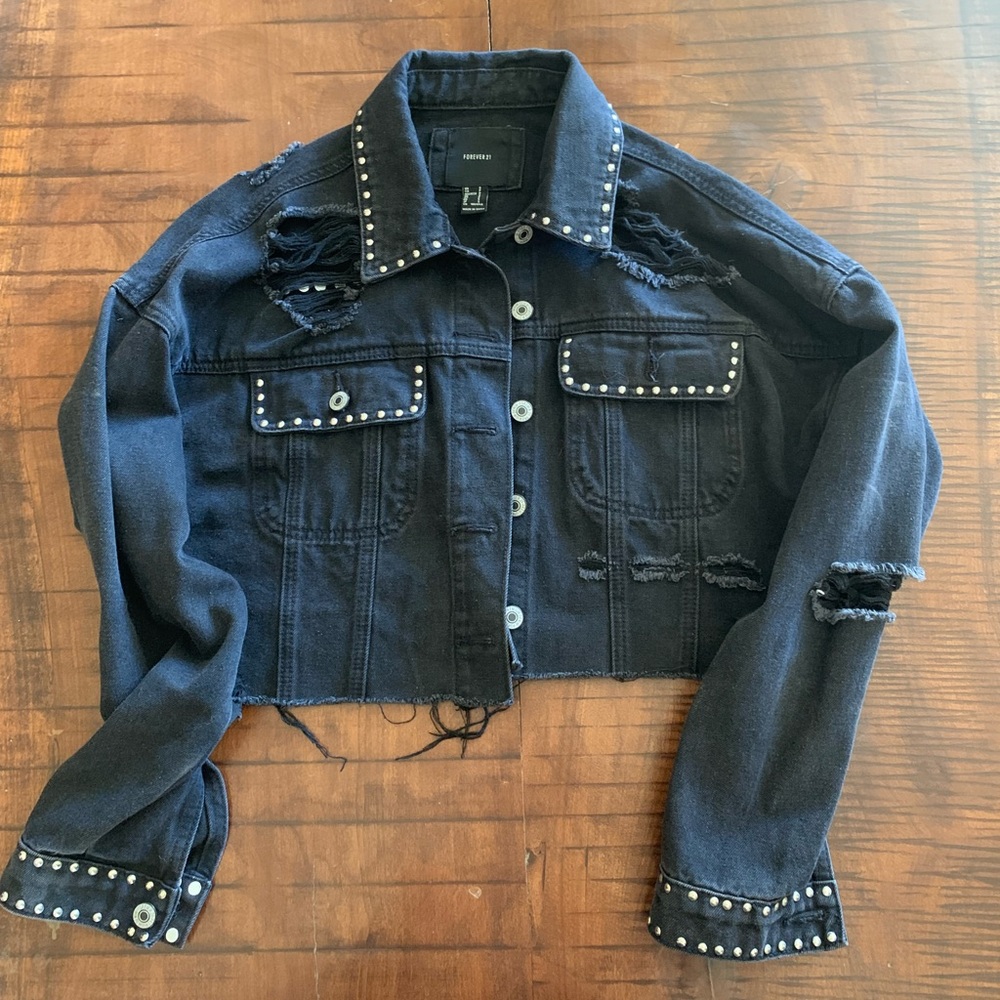 Distressed cropped denim jacket